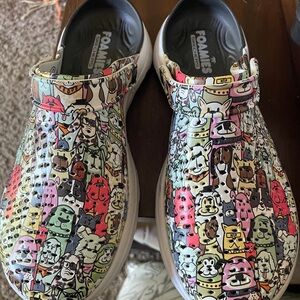 WOMENS size 10 Skechers womens Colorful Cartoon Slip-On clogs (Foamies)